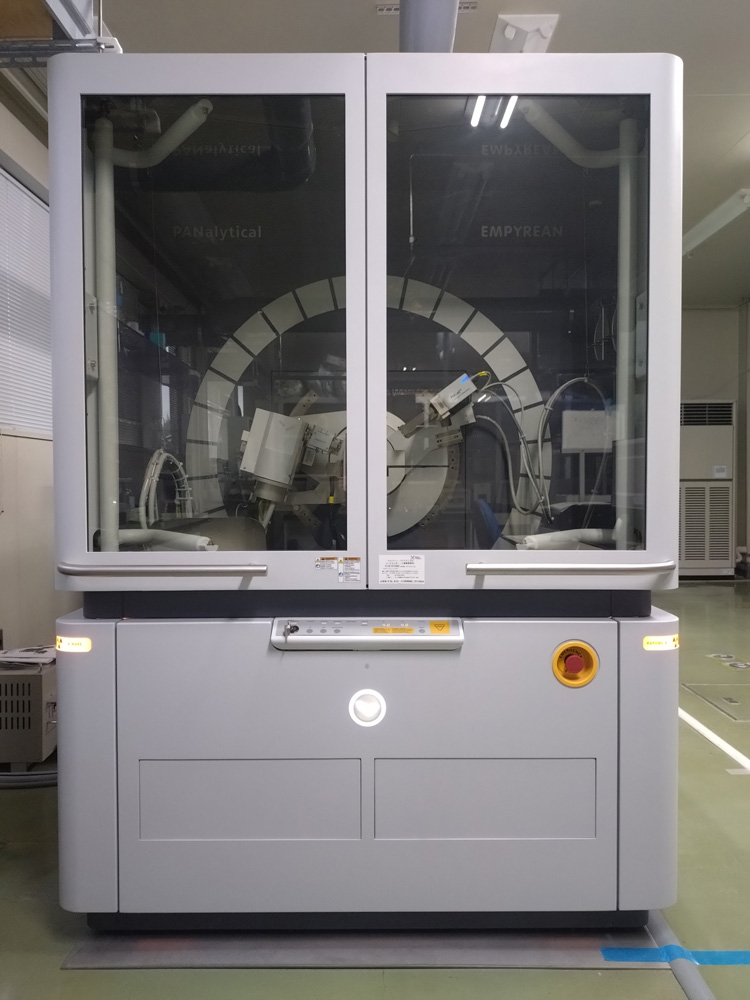 X線回折装置 (X-ray diffractometer)